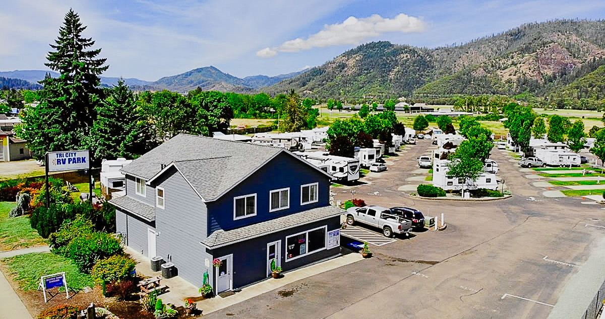 Photos of Tri City RV Park and Nearby